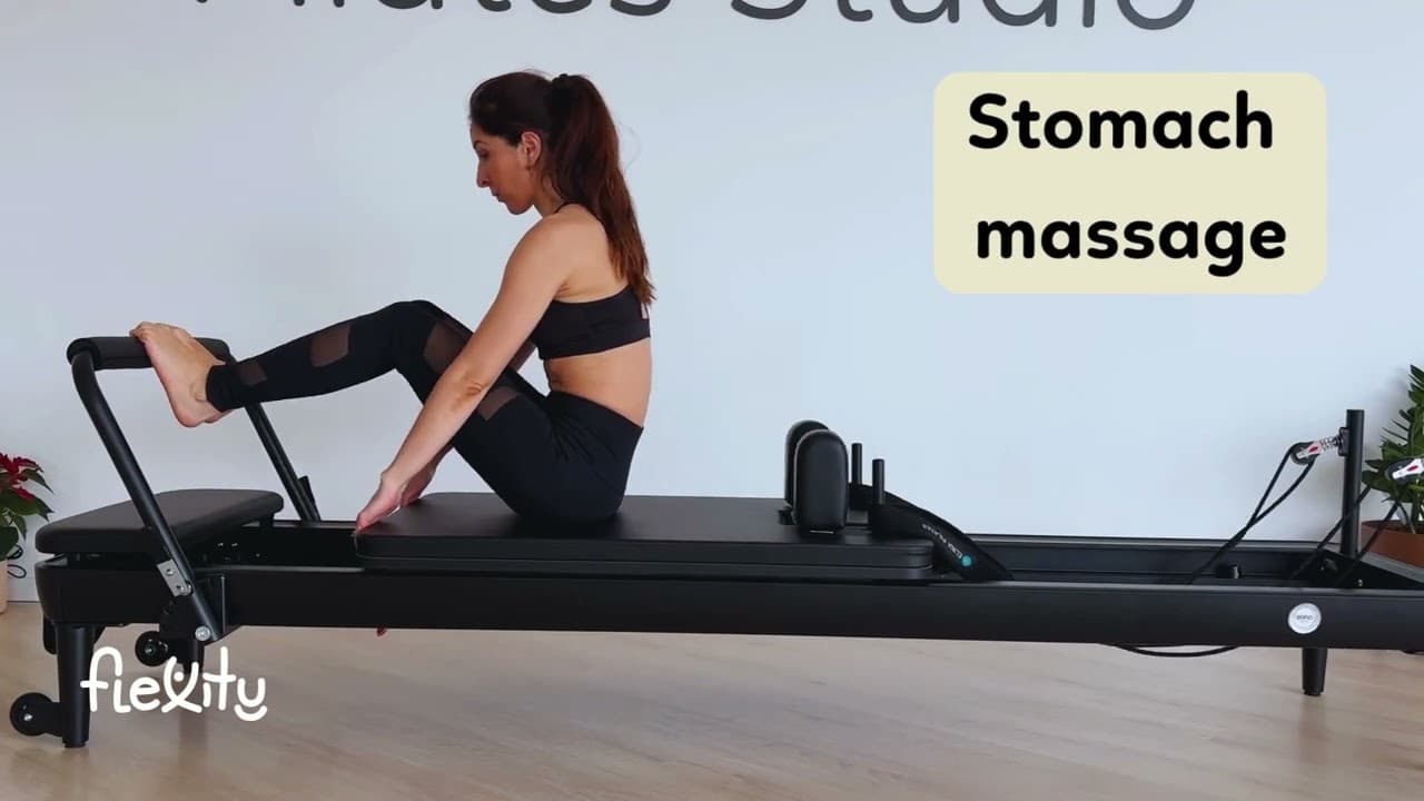 12 základných Pilates Reformer cvikov pre začiatočníčky, ktoré budete cvičiť na hodine | Flexity